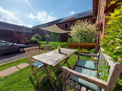 Hofgut-Sitzecke-Hofblick