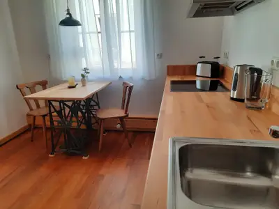 Heimschneiderei-Küche mit Essbereich - Fewo Nadel