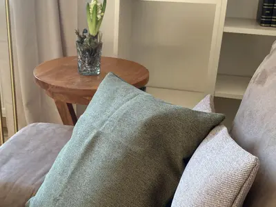 Ferienwohnung Blick ins Grüne, Wohnzimmer Tisch