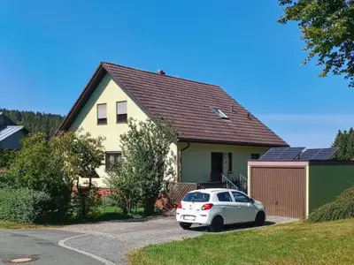 Außenseite Ferienhaus [Sommer]