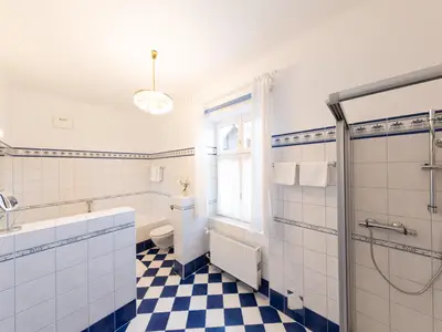 Bad Appartement Hochparterre