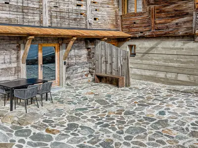 Außenseite Ferienhaus [Sommer]