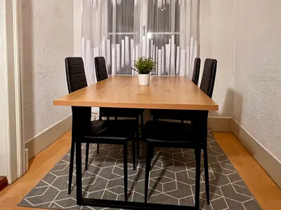 Offen gestaltet – verbindet Küche und Essbereich harmonisch.