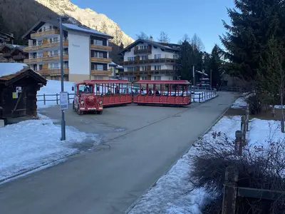 Skibus Haltestelle direkt vor der Tür