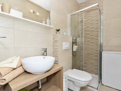 Ferienwohnung für 6 Personen (56 m²) in Sibenik-Brodarica 1/10