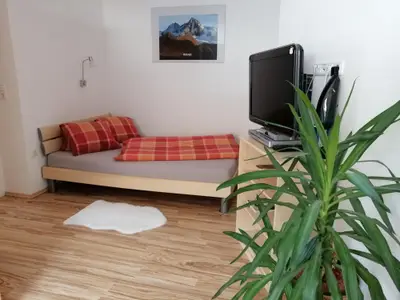 Schlafzimmer mit Doppelbett