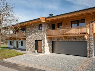 Haus vorne II (c)Hannes Dabernig