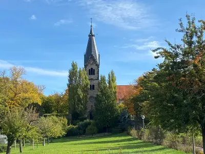 Blick auf den Kirchengarten