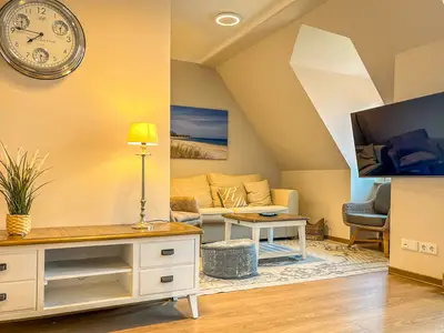 Küchenzeile mit Blick zum Wohnbereich