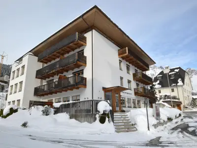 Außenseite Ferienhaus [Winter]