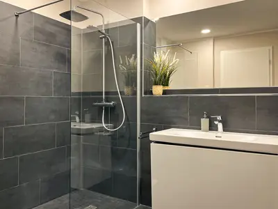 Badezimmer mit Waschbecken