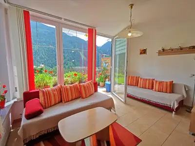 monika-resinger-virgen-wohnzimmer-garten-c-bernhar