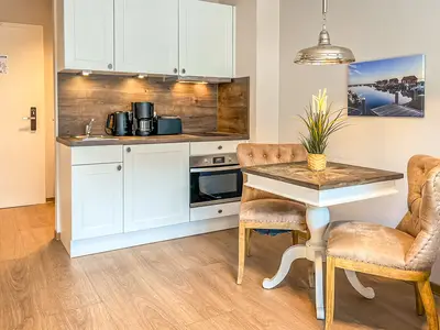 Essecke mit Küchenzeile