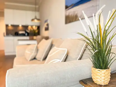 Wohnzimmer mit Blick zur Küchenzeile