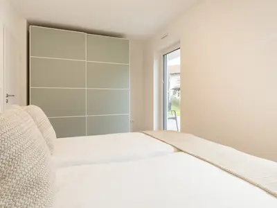 Schlafzimmer mit Terassentür