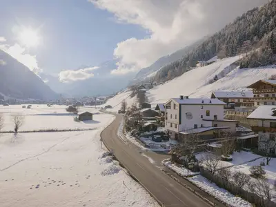 35 - DJI_20251127144547_0015_D_WEB