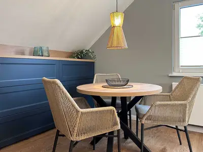 Bequemer Essplatz im Wohnzimmer