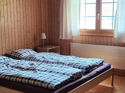 Schlafzimmer 1