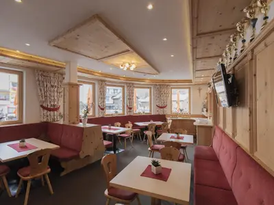 Berghotel-Rasis-Galtuer-Ischgl-Speisesaal2