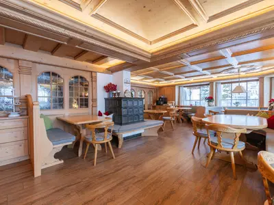 Frühstücksraum-im-Landhaus-Huber