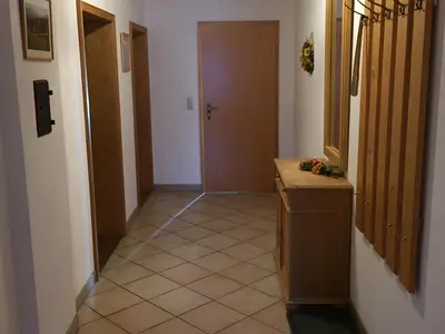 Eingang Fewo mit Garderobe