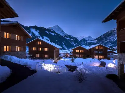 alpin-park-matrei-hausansicht-winter-bei-nacht-c-u