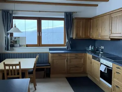 35D5BFEE-321A-4777-9664-03E992519ED2_1_105_c