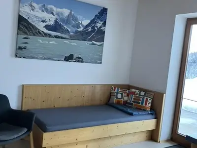 8CA9CB8C-62A7-4AAB-9010-8642720673E5_1_105_c