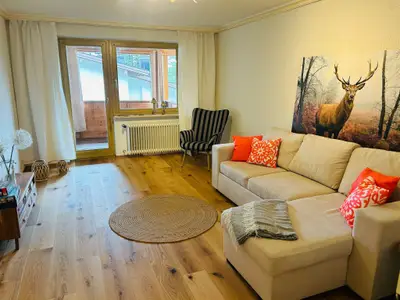 73e6ea5c-8df3-465d-b7b1-9e0a26bab704