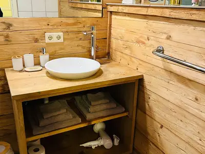 f17b0d58-c129-49ed-84ba-8b0eb9f66ff2