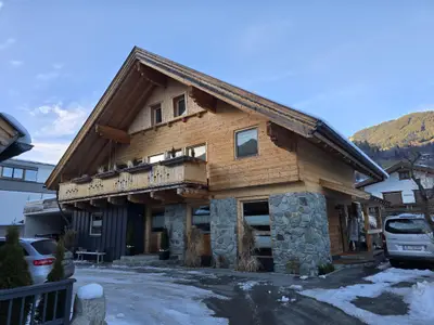 Außenseite Ferienhaus [Winter]