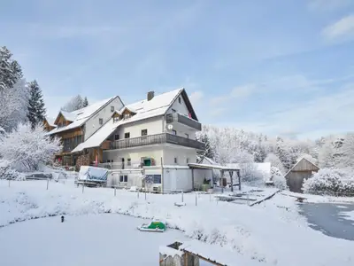 Außenseite Ferienhaus [Winter]