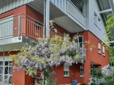 Außenseite Ferienhaus [Sommer]