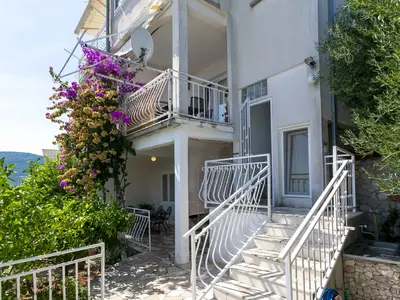 Ferienwohnung für 4 Personen (40 m²) in Poljica 1/10