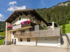 Ferienwohnung für 8 Personen (100 m²) in Gaschurn