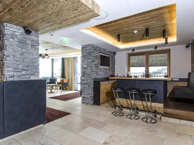 Persutt Lobby/Reception