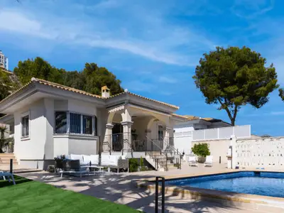 Ferienwohnung für 7 Personen (141 m²) in Sierra de Bonalba 1/10