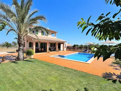 Ferienwohnung für 5 Personen (130 m²) in Santa Margalida 1/10