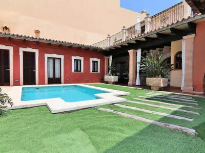 Ferienwohnung für 9 Personen (390 m²) in Muro 1/10