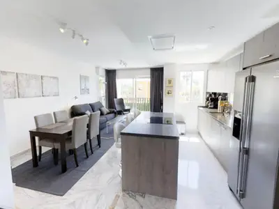 Ferienwohnung für 7 Personen (89 m²) in St. Peter of Alcántara 3/10