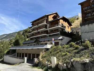 Ferienwohnung für 9 Personen (47 m²) in Vars 3/10