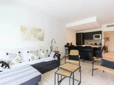 Ferienwohnung für 7 Personen (86 m²) in Cannes 1/10