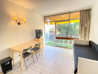 Ferienwohnung für 5 Personen (22 m²) in Cros-de-Cagnes 1/10