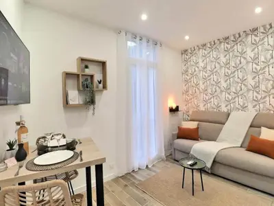 Ferienwohnung für 3 Personen (26 m²) in Aix-en-Provence 1/10