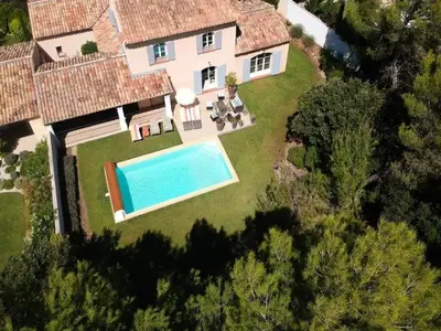 Ferienwohnung für 9 Personen (164 m²) in Charleval 4/10