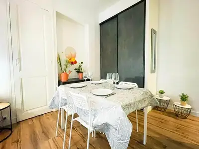 DiningRoom