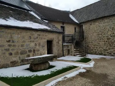 Ferienwohnung für 13 Personen in Saint-Étienne-du-Valdonnez 2/10