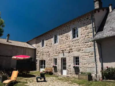 Ferienwohnung für 7 Personen (130 m²) in Le Buisson 1/10