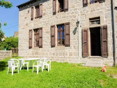 Ferienwohnung für 7 Personen in Sinières-Planes 1/10