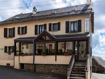 Ferienwohnung für 13 Personen (200 m²) in Les Hermaux 1/10